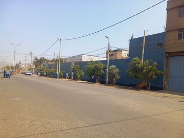 VENDO LOCAL COMERCIAL DE 2005 M2 EN AV. LOS CASCANUECES - SANTA ANITA-LIMA