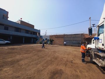 VENDO LOCAL COMERCIAL DE 2005 M2 EN AV. LOS CASCANUECES - SANTA ANITA-LIMA
