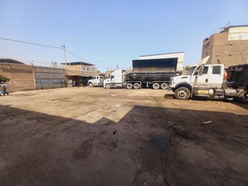 VENDO LOCAL COMERCIAL DE 2005 M2 EN AV. LOS CASCANUECES - SANTA ANITA-LIMA
