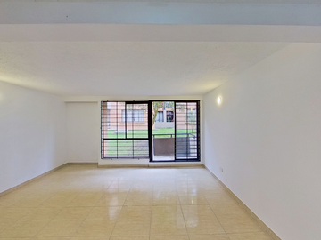Apartamento remodelado en Palmeto – Segundo piso y excelente distribución 🏡