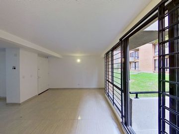Apartamento remodelado en Palmeto – Segundo piso y excelente distribución 🏡