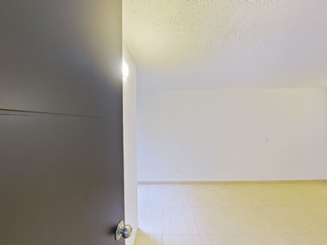 Apartamento remodelado en Palmeto – Segundo piso y excelente distribución 🏡