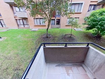 Apartamento remodelado en Palmeto – Segundo piso y excelente distribución 🏡