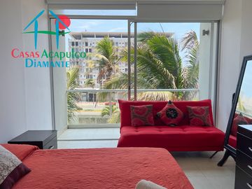 Funcional y acogedor, con balcón y acceso a club de playa en la mejor zona de Acapulco