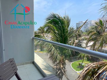 Funcional y acogedor, con balcón y acceso a club de playa en la mejor zona de Acapulco