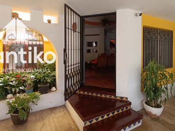Residencia en Jardines Vista Hermosa, Colima.