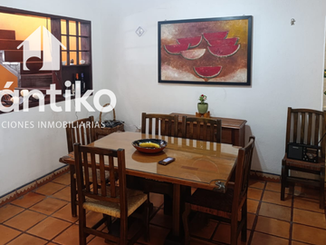 Residencia en Jardines Vista Hermosa, Colima.