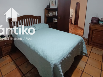 Residencia en Jardines Vista Hermosa, Colima.