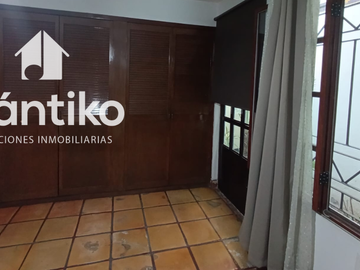 Residencia en Jardines Vista Hermosa, Colima.