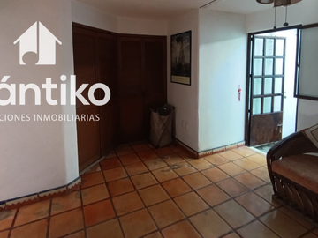 Residencia en Jardines Vista Hermosa, Colima.