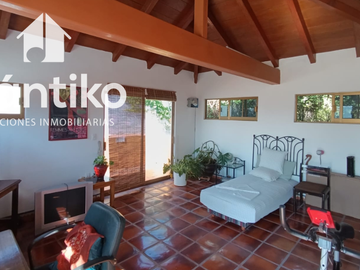 Residencia en Jardines Vista Hermosa, Colima.
