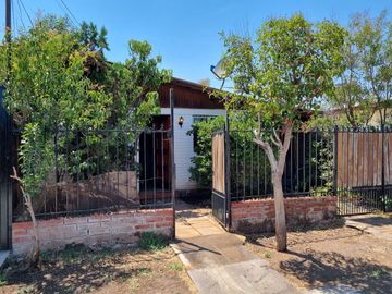 Oportunidad de Casa en Psje. Los Enebros, La Foresta II, Los Robles, comuna de Puente Alto.