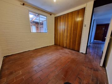 Oportunidad de Casa en Psje. Los Enebros, La Foresta II, Los Robles, comuna de Puente Alto.
