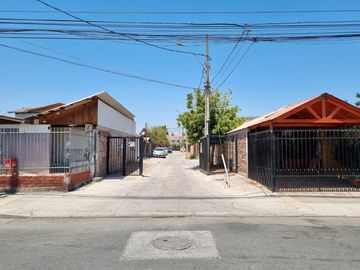 Oportunidad de Casa en Psje. Los Enebros, La Foresta II, Los Robles, comuna de Puente Alto.