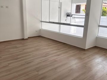 VENDO LINDOS DEPARTAMENTOS ACOGEDORES Y AMPLIOS DE 125mt. EN CAYMA, DE 3 DORMITORIOS CON 3 BAÑOS, ASCENSOR Y COCHERA ASCENSOR Y COCHERA
