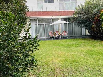 VENTA DE LINDA CASA FRENTE A PARQUE EN SAN BORJA