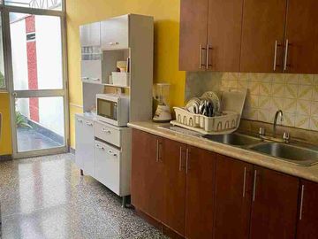 VENTA DE LINDA CASA FRENTE A PARQUE EN SAN BORJA