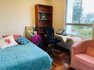 VENTA DE LINDA CASA FRENTE A PARQUE EN SAN BORJA