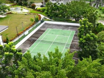 Lot for sale in Cavite Evo city