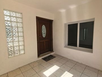 Casa de 3 Recámaras en  Fracc. Monterreal excelente ubicación