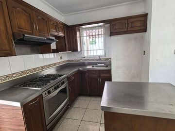 Casa de 3 Recámaras en  Fracc. Monterreal excelente ubicación