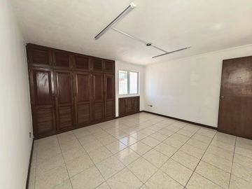 Casa de 3 Recámaras en  Fracc. Monterreal excelente ubicación