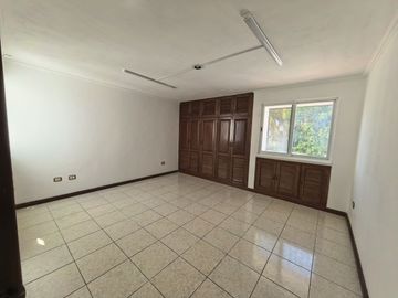 Casa de 3 Recámaras en  Fracc. Monterreal excelente ubicación
