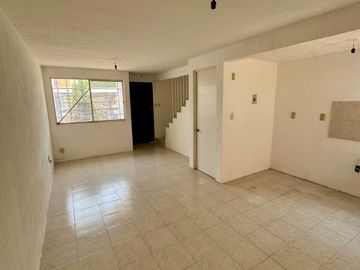 CASA EN VENTA DE 3 RECAMARAS EN LA COLONIA COLINAS DEL CARMEN, al sur de la ciudad