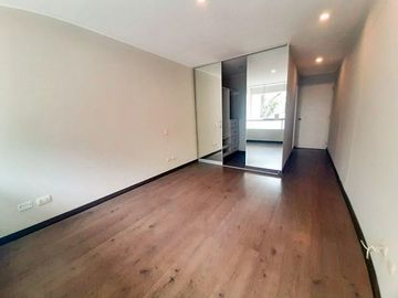 SE VENDE EXCLUSIVO DEPARTAMENTO EN PRIMER PISO MIRAFLORES