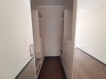 SE VENDE EXCLUSIVO DEPARTAMENTO EN PRIMER PISO MIRAFLORES