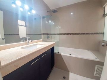 SE VENDE EXCLUSIVO DEPARTAMENTO EN PRIMER PISO MIRAFLORES