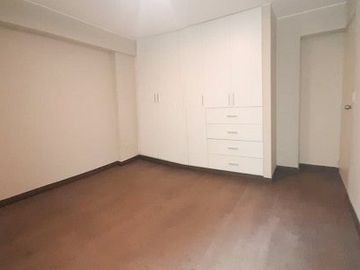 SE VENDE EXCLUSIVO DEPARTAMENTO EN PRIMER PISO MIRAFLORES