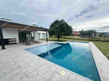 SE VENDE CASA CAMPESTRE EN SANTAGUEDA