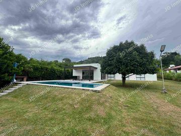 SE VENDE CASA CAMPESTRE EN SANTAGUEDA