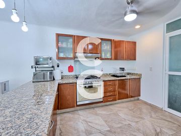 Departamento en Venta en Cancún en Res. Lagos del Sol Xik Nal con 3 Recámaras
