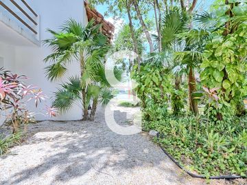 Departamento en Venta en Cancún en Res. Lagos del Sol Xik Nal con 3 Recámaras