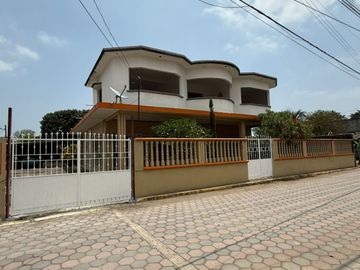 Casa en venta en el centro de Nautla, Veracruz cerca del mar