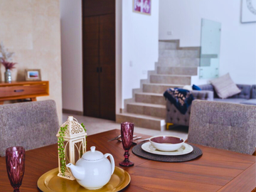 CASA EN VENTA RECAMARA EN PLANTA BAJA, JARDIN GRANDE.