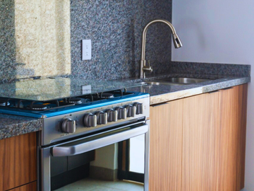 CASA EN VENTA RECAMARA EN PLANTA BAJA, JARDIN GRANDE.