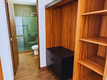 CASA EN VENTA RECAMARA EN PLANTA BAJA, JARDIN GRANDE.
