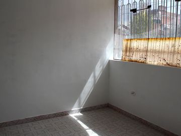 ✅📍Los Keñuales - Esquina Se VENDE Casa 2 Pisos
