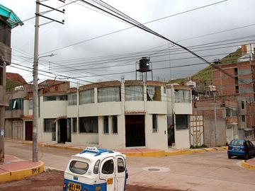✅📍Los Keñuales - Esquina Se VENDE Casa 2 Pisos