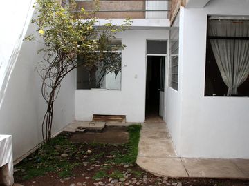 ✅📍Los Keñuales - Esquina Se VENDE Casa 2 Pisos
