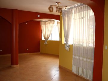 ✅📍Los Keñuales - Esquina Se VENDE Casa 2 Pisos