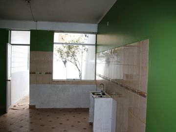 ✅📍Los Keñuales - Esquina Se VENDE Casa 2 Pisos