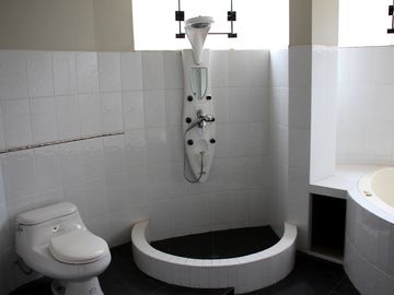 ✅📍Los Keñuales - Esquina Se VENDE Casa 2 Pisos