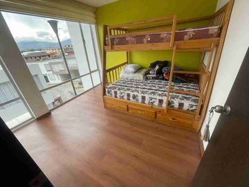 Se vende Duplex/ Armenia 1/ 3 dormitorios Valle de los Chillos