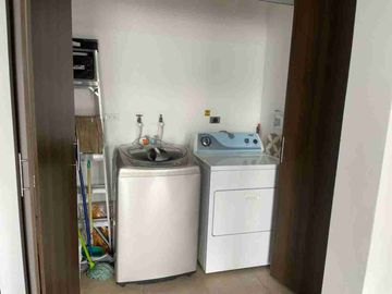 Se vende Duplex/ Armenia 1/ 3 dormitorios Valle de los Chillos
