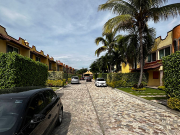 Espectacular Casa Ubicada En Residencial Exclusivo, En Xochitepec, Morelos