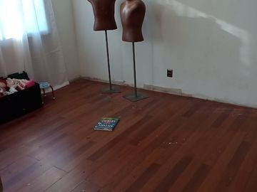 Casa en Pdte Riesco con Av Central en Maipú.